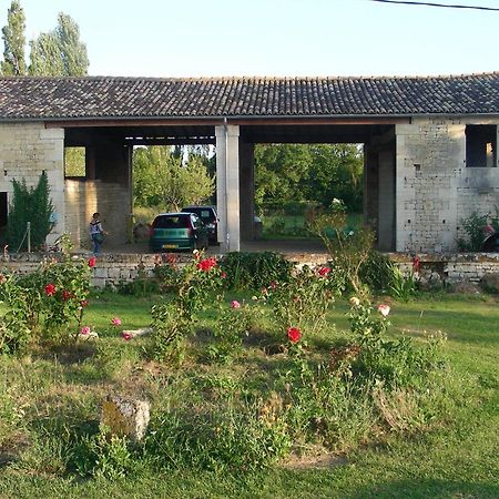 Chambres D'Hotes Entre Niort Et Marais Poitevin Bessines Exterior foto